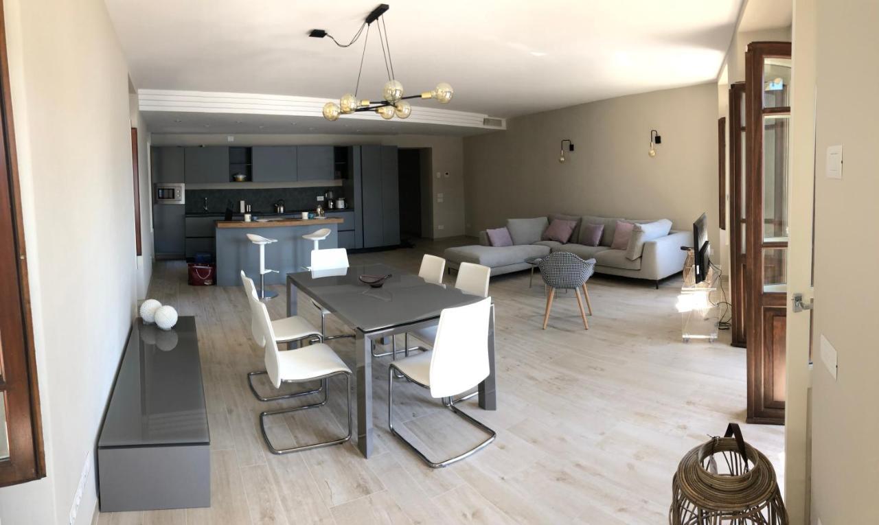 Casa Elisabetta, Affacciata Sul Golfo Apartment Salo Luaran gambar