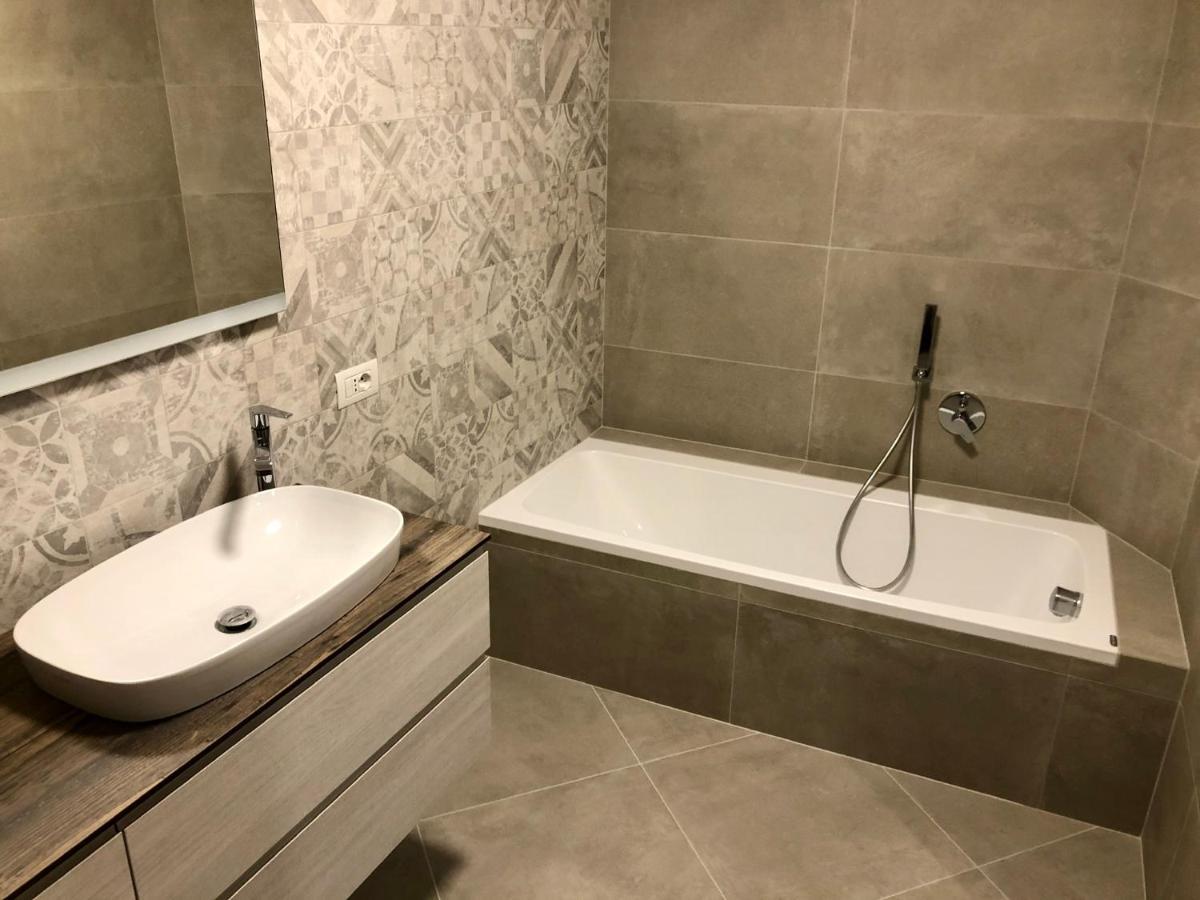Casa Elisabetta, Affacciata Sul Golfo Apartment Salo Luaran gambar